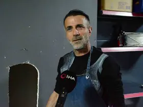 Duvar boşluğunda 3 gün mahsur kalan kediyi iş yeri sahibi kurtardı

