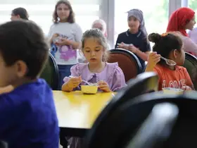 Düzce Belediyesi çocuk üniversitesinden aşure etkinliği
