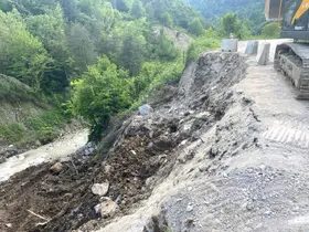 Düzce’de aşırı yağışlar heyelana neden oluyor
