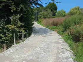 Düzce’de köy yollarında kilit parke çalışmaları sürüyor
