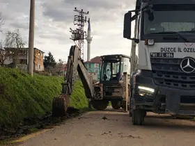Düzce’de yağmur suyu için v kanal altyapısı sürüyor
