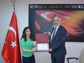 Ebenin dikkati anne ve bebeği kurtardı
