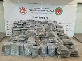 Edirne-Hamzabeyli Gümrük Kapısı’nda yaklaşık 288 kilogram esrar cinsi uyuşturucu madde ele geçirildi
