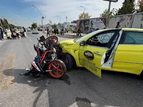 Edirne’de taksi ile motosiklet çarpıştı: 2 yaralı
