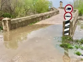 Edirne’de Tunca Nehri taştı: Saraçhane Köprüsü trafiğe kapandı
