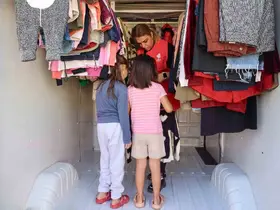 Efeler Belediyesi ihtiyaç sahiplerine ulaşıyor
