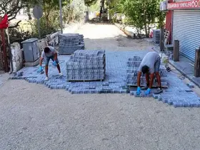 Efeler Belediyesi yol çalışmalarına devam ediyor
