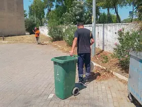 Efeler Belediyesi’nden gıda çarşısında temizlik çalışması
