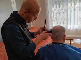 Efeler Belediyesi’nden yaşlı ve bakıma muhtaçlara destek
