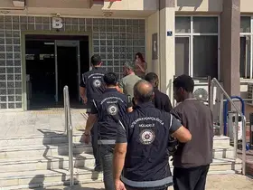 Efeler’de 31 düzensiz göçmen yakalandı: 2 tutuklama
