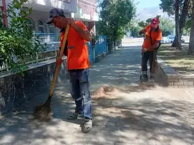 Efeler’de kapsamlı temizlik mesaisi
