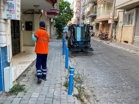Efeler’de temizlik çalışmaları devam ediyor
