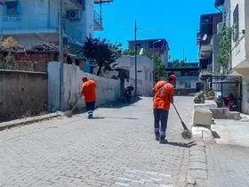 Efeler’de temizlik çalışmaları sürüyor
