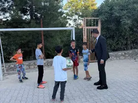 Eğil’de öğrencilere kırtasiye desteği
