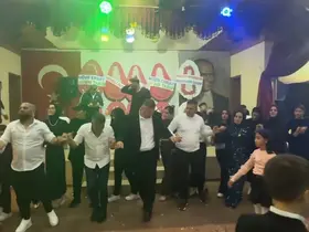 Eğirdir Belediye Başkanı Özer’in halay paylaşımı sosyal medyada gündem oldu
