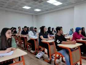 Elazığ Belediyesi’nden gençlere eğitim desteği
