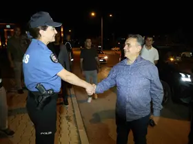 Elazığ Emniyet Müdürü Karan, öğrenci yurt çevresini inceledi, aydınlatma eksikliği için görüşme yaptı
