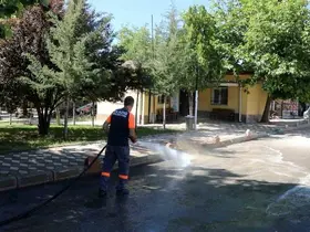 Elazığ’da belediye ekiplerinin, temizlik mesaisi sürüyor
