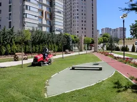 Elazığ’da yeşil alanlarda düzenleme çalışmaları sürüyor

