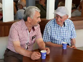 Emeklilere ücretsiz çay ve su ikramıyla kütüphane imkanı
