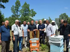 Emet Kaymakamı Başkapan, arıcılarla bir araya geldi

