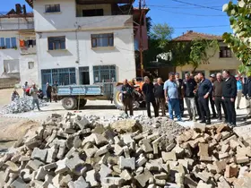 Emet Kaymakamı Başkapan, Eseler köyündeki çalışmaları inceledi
