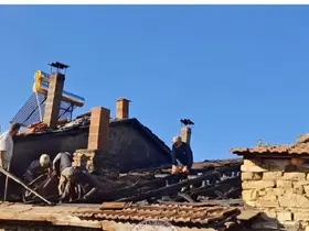 Emet’teki köy fırınında başlayan yangın çevre binalara sıçramadan söndürüldü
