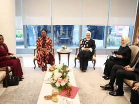 Emine Erdoğan, Gabon Cumhurbaşkanının eşi ile Türkevi’nde bir araya geldi
