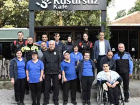 Emniyet Müdürü Ergüder Kusursuz Kafe’de gönüllere dokundu
