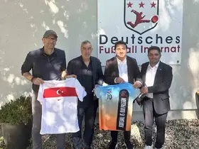 Emrah Bayraktar ve Samet Aybaba Almanya’da temaslarda bulundu
