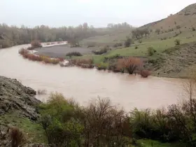 Eriyen kar suları Karasu ve Fırat’ın debisini artırdı
