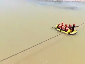 Erzincan AFAD ve JAK ekiplerinden su üstü arama kurtarma tatbikatı
