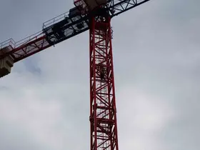 Erzincan’da 48 metrelik kule vincin kadın operatörü
