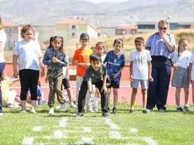 Erzincan’da bin öğrenci geleneksel oyunlar şenliğinde buluştu
