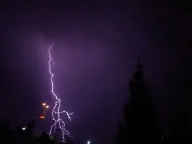 Erzincan’da geceyi şimşekler aydınlattı
