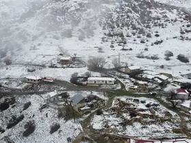 Erzincan’da hava soğudu, zirvelere kar yağdı
