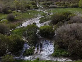 Erzincan’da mevsimsel su kaynağı doğal traverten oluşturuyor
