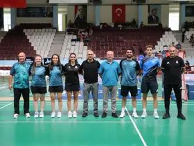 Erzincanlı milli sporculara federasyondan raket
