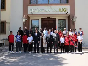 Erzincanlı sporcuların başarıları Vali Aydoğdu tarafından ödüllendirildi
