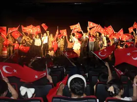 Erzurum’da çocuklar "15 Temmuz Destanı"nı sahneye taşıdı
