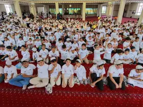 Erzurum’da yüzlerce öğrenci cami buluşmasında bir araya geldi
