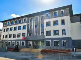 Esenyurt’ta eğitime yeni yatırım: Akçaburgaz’da 16 derslikli okul eğitime başladı
