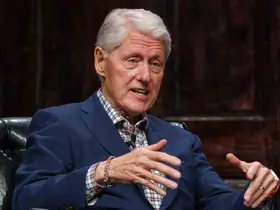 Eski ABD Başkanı Clinton: "(Epstein dosyaları) Hiçbir şey görmedim, yanlış olan hiçbir şey yapmadım"

