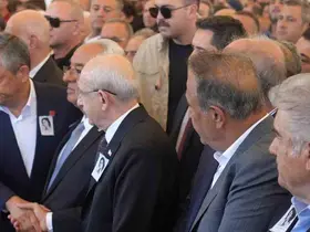 Eski CHP Genel Başkanı Deniz Baykal’ın eşi Olcay Baykal, toprağa verildi
