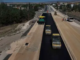 Eskişehir Büyükşehir Belediyesi’nden 100. Yıl Bulvarı’nda asfalt çalışması
