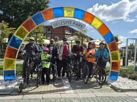Eskişehir’de bisiklet tutkunları, ’Görünür ol güvende ol’ sloganıyla pedallara bastı
