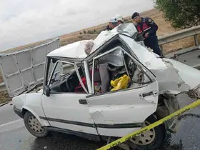 Eskişehir’de tır otomobile arkadan çarptı: 2 ölü
