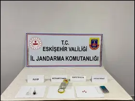 Eskişehir’de uyuşturucu ticareti yapan firari zanlı yakalandı
