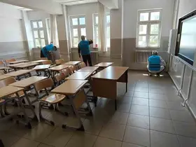 Eskişehir’de yükümlüler okulda boya, tadilat ve temizlik çalışması başlattı

