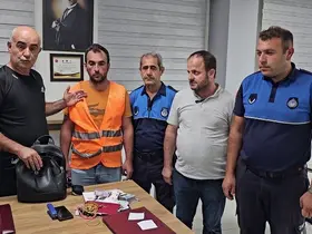 Ev almak için biriktirdiği altın ve parayı parkta unuttu
